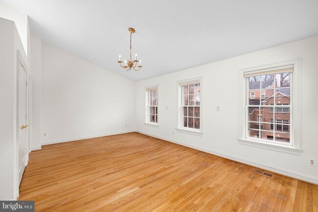 Building Photo - 4049 Mansion Dr NW