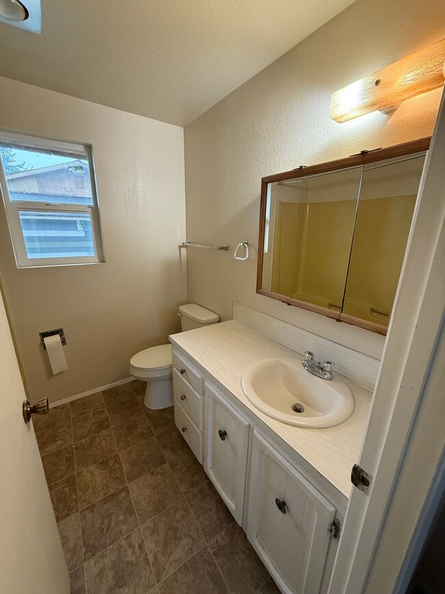 Building Photo - 0771