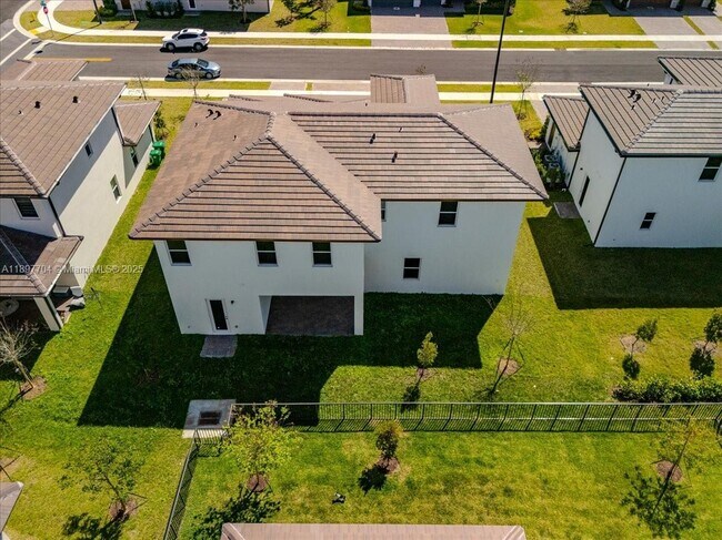 Building Photo - 12237 Green Oak Dr
