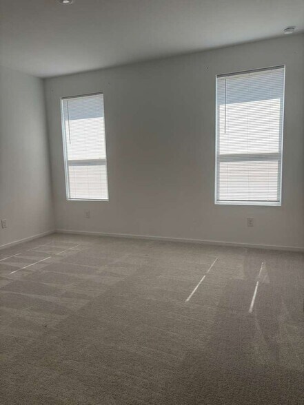 Building Photo - 6714 Violet Clover Ave