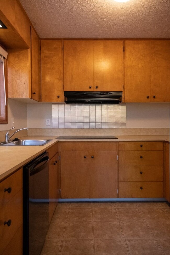 Building Photo - 9054 SW 38th Ave