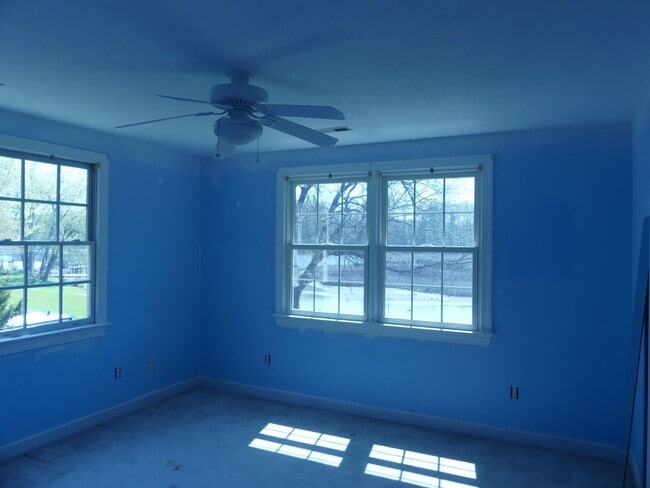 Building Photo - Water Front home on the Poquoson River wit...