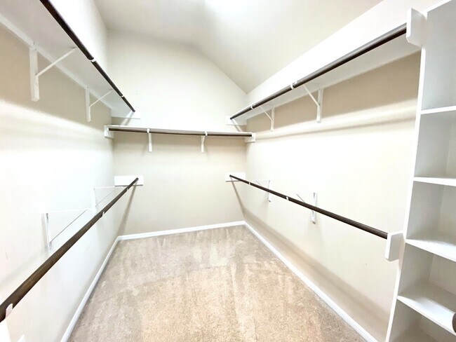 Building Photo - 2007 Post Oak Ct