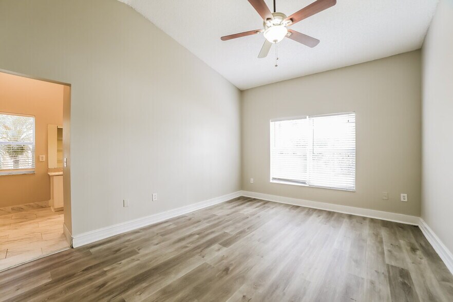 Building Photo - 13010 SW 19th Dr