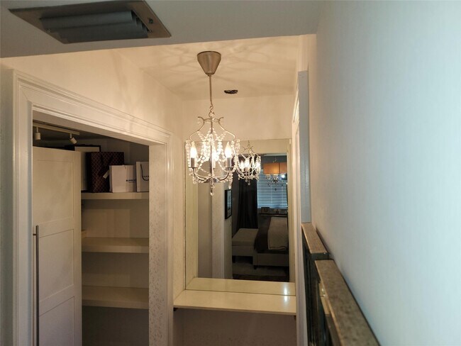 Building Photo - 301 Cambridge Rd