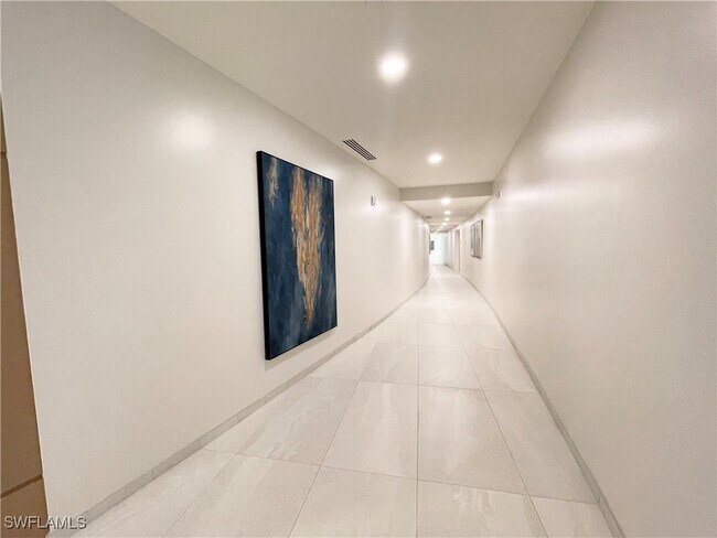 Building Photo - 4005 Gulf Shore Blvd N