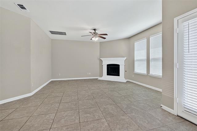 Building Photo - 405 Roger Graves Cir