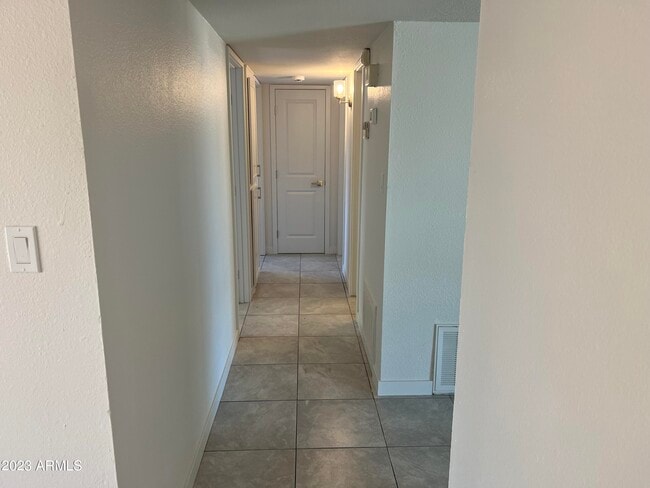 Building Photo - 12611 N 25th Ave