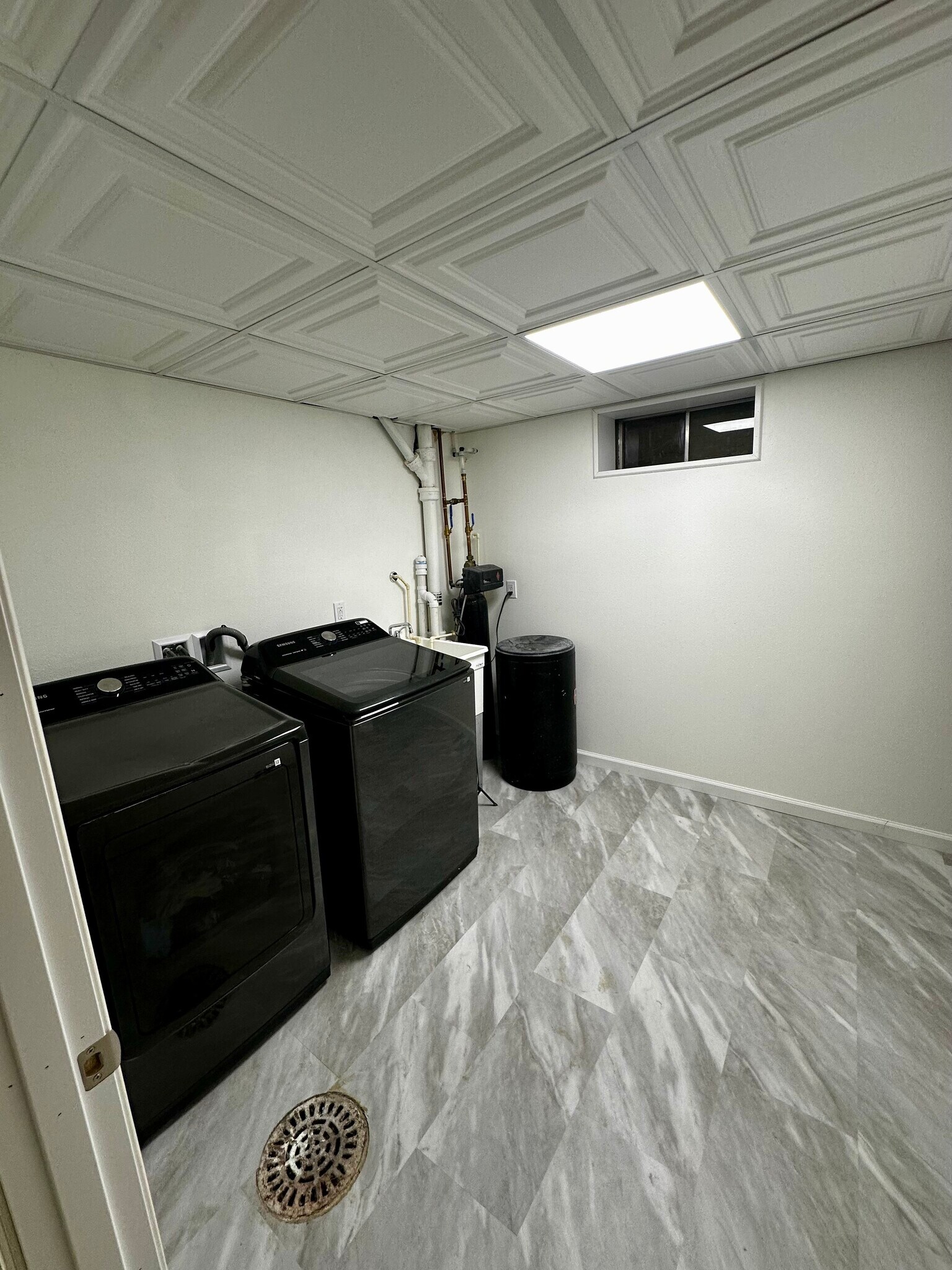 Building Photo - 4011 David Rd