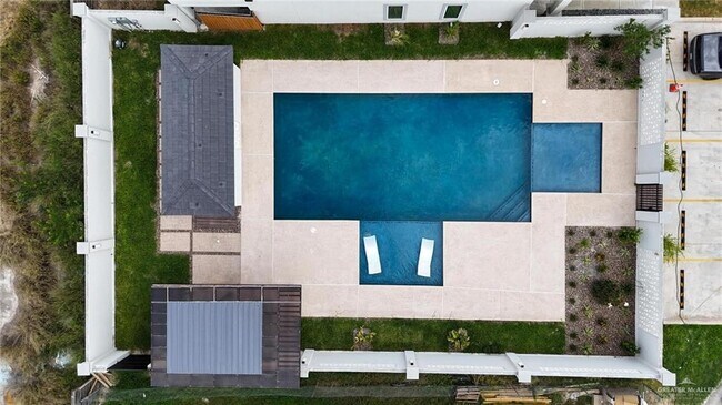 Building Photo - 24 Corales St