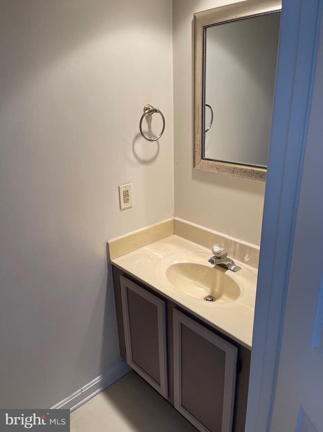 Building Photo - 4221 Devonwood Way