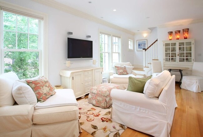 Building Photo - 29 Avon St