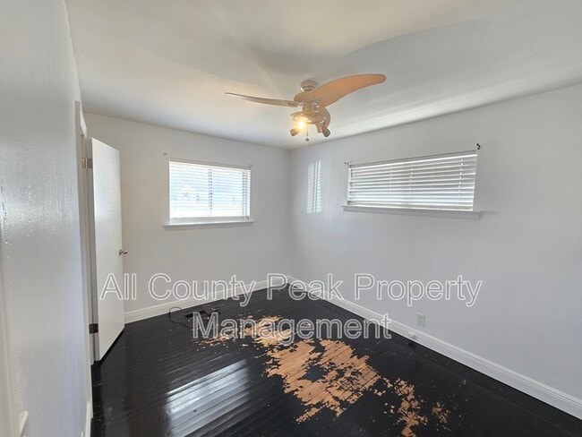 Building Photo - 1605 S Mack Smith Rd