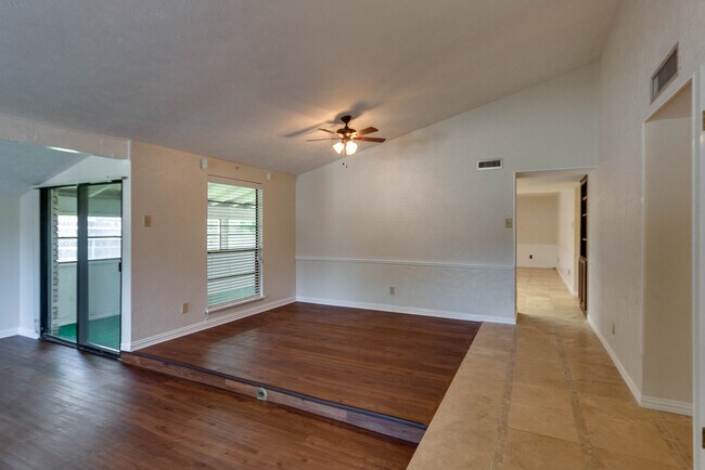 Building Photo - COMING SOON - FANTASTIC NORTH BEDFORD LOCATION