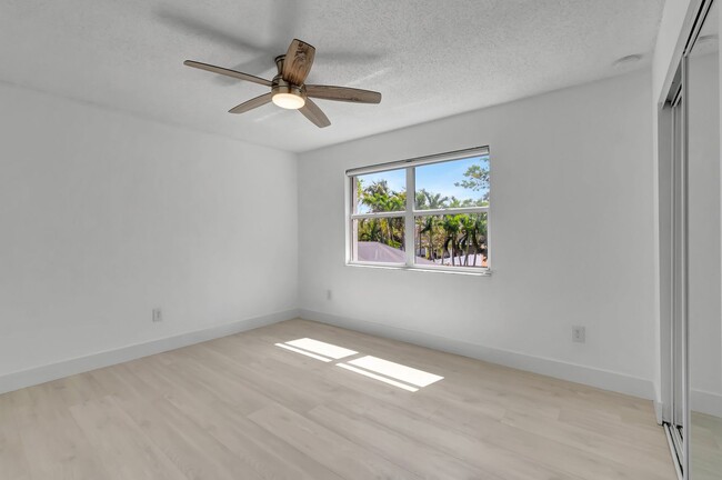 Building Photo - Boca Raton Modern Comfort Meets Florida Ch...