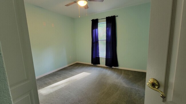 Building Photo - Citrus Springs 4/2/2