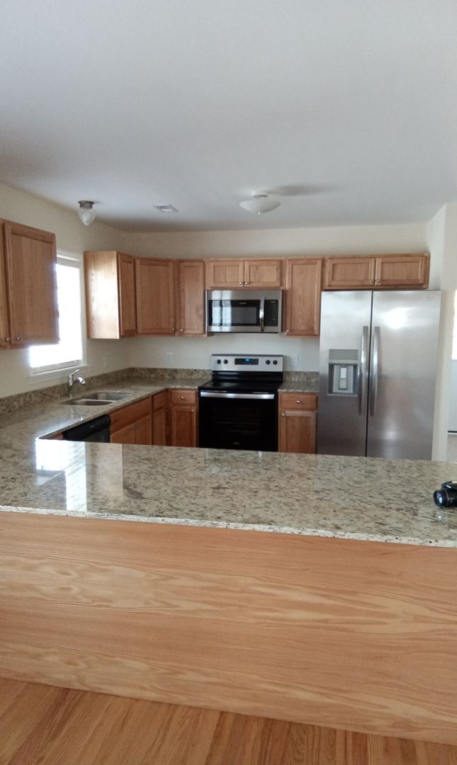 Building Photo - 513 Live Oak St