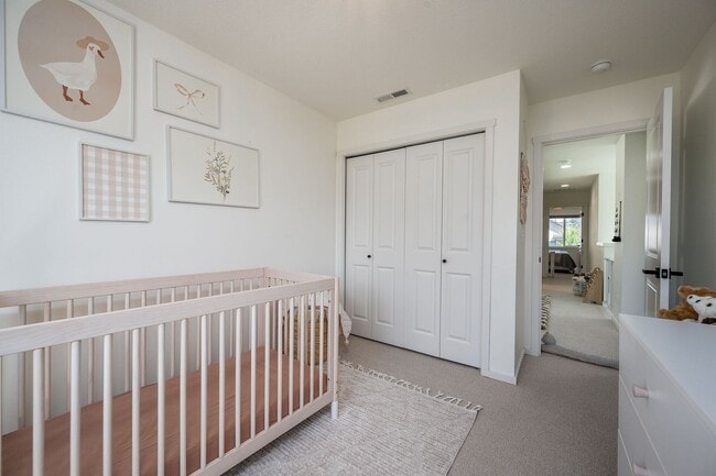 Building Photo - Freshly Updated 3Bed Home: Community Pool ...