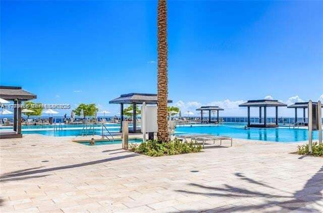 Building Photo - 1830 S Ocean Dr