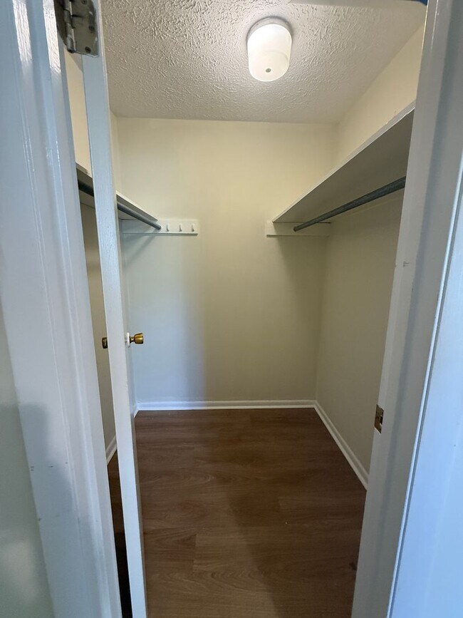 Building Photo - power260