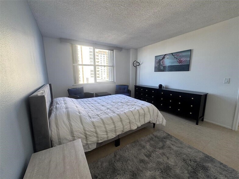 Building Photo - 2000 S Ocean Blvd