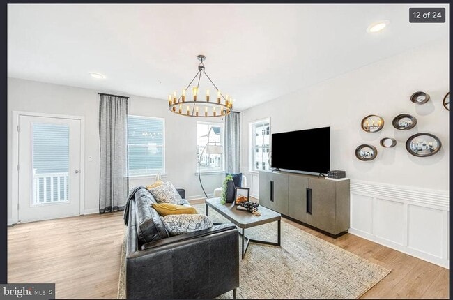 Building Photo - 41 E Front St