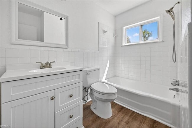 Building Photo - 1013 Sherry Ave