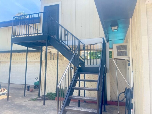 Primary Photo - 406 Longshadow Rd