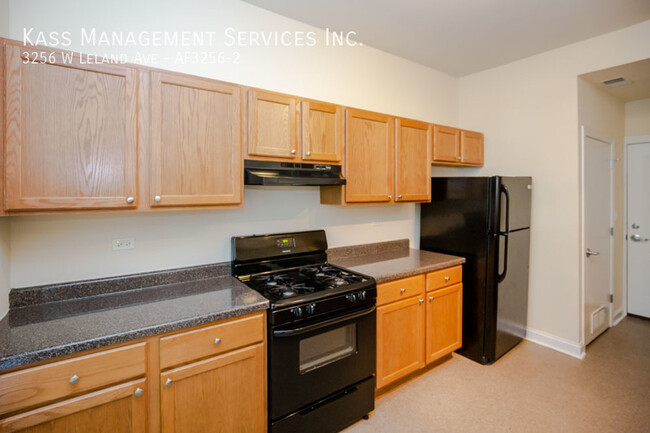 Building Photo - Amazing and Spacious 2bed in Albany Park -...