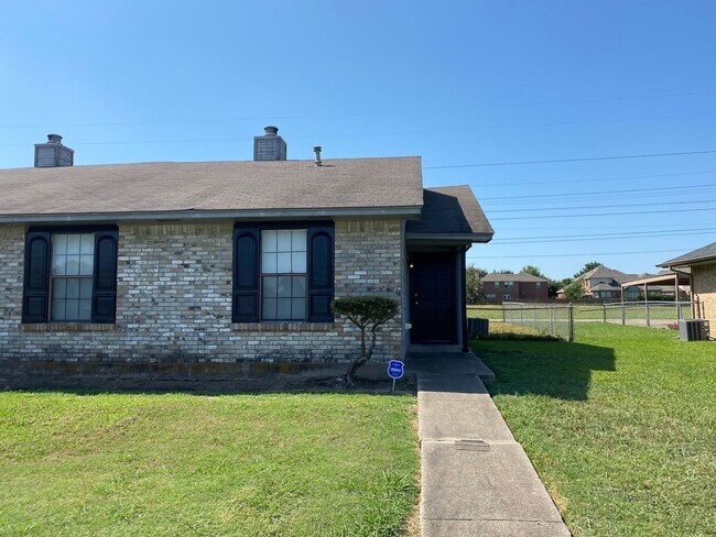 Primary Photo - 1112 Valley View Dr