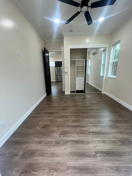 Closet organizer - 994 Helen Ave