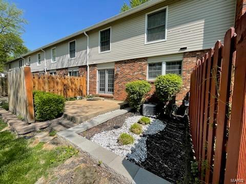 Building Photo - 13302 Streamwood Dr