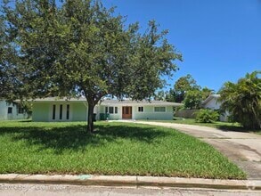Building Photo - 471 N 4th St