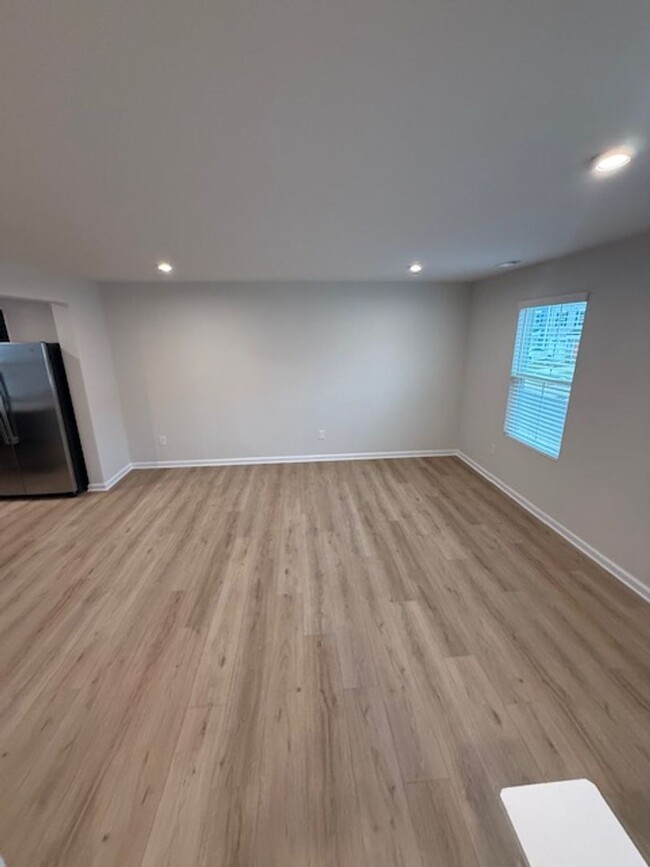Building Photo - New Construction Townhome for Lease in Kan...
