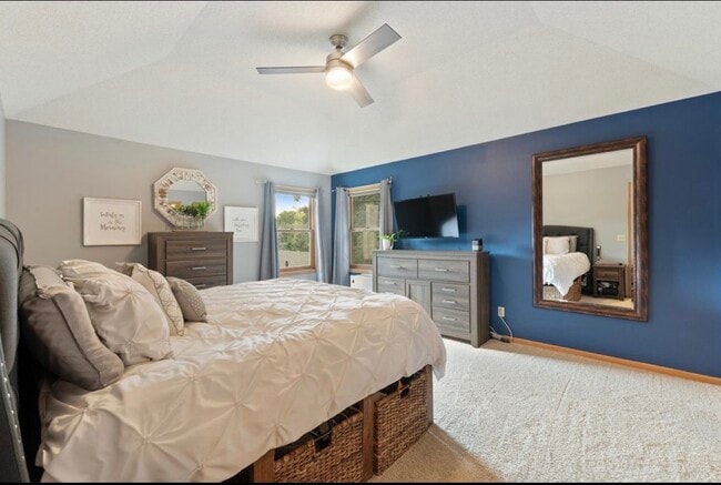 Building Photo - 1389 Camelback Dr