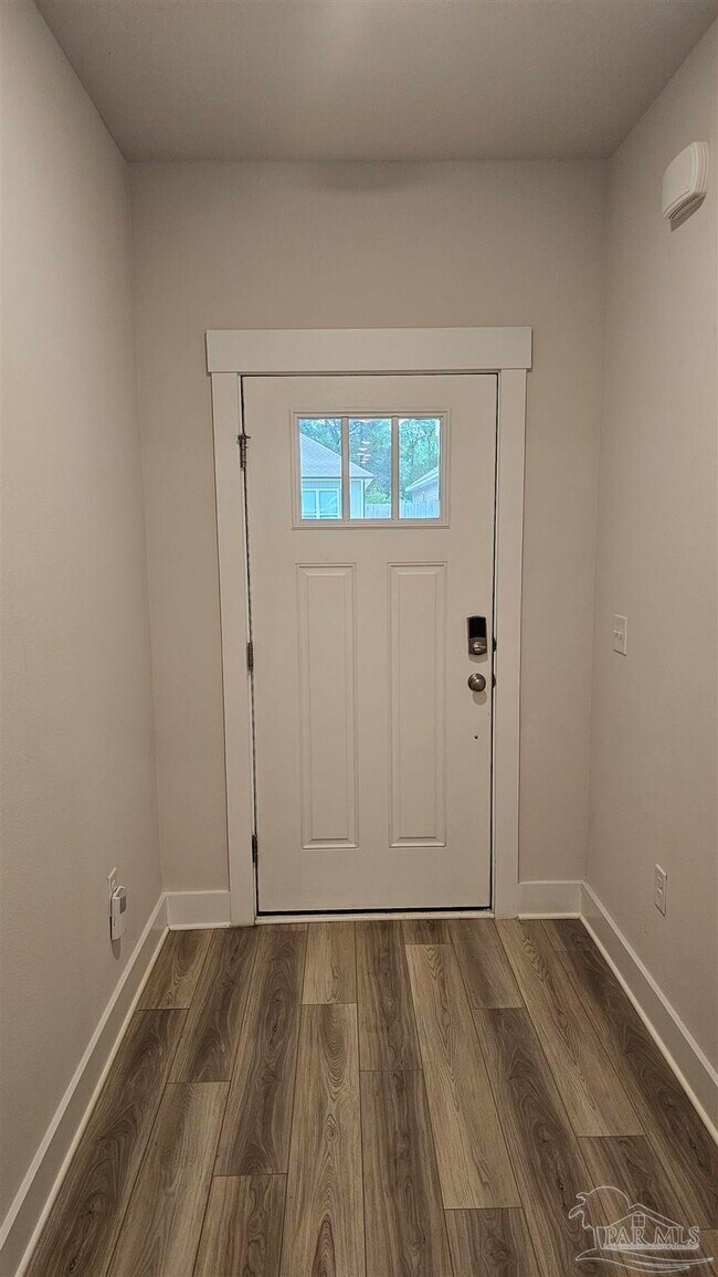 Building Photo - 265 Camellia Dr