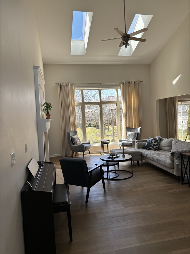 Building Photo - 603 E Castlebury Cir