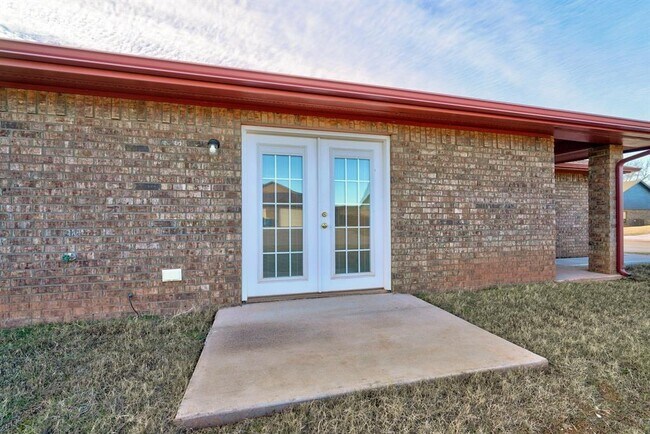 Building Photo - 401 Debra Ct