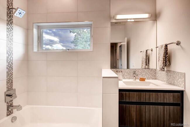 2nd Full Bath - 2730 Decatur St