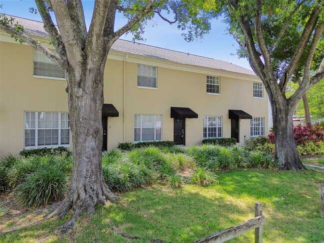 Building Photo - 408 S Arrawana Ave