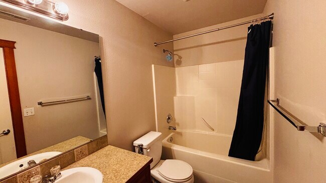 Building Photo - Rishina Home