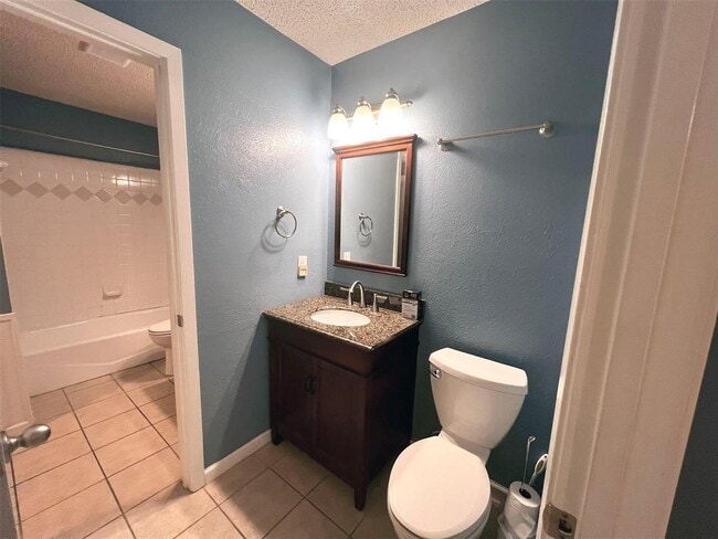 Building Photo - 3503 Southridge Dr