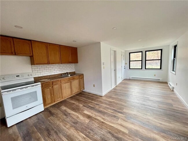 Building Photo - 5 Frances Dr