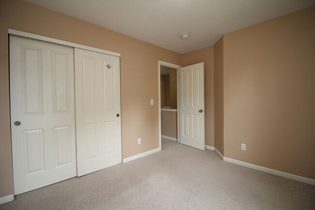 Building Photo - 16255 SE Blooming Ln