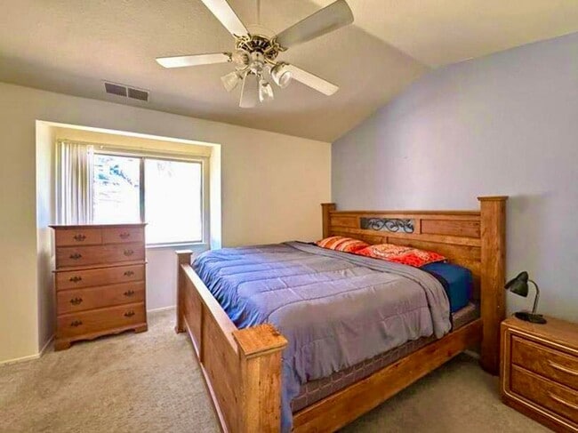 Building Photo - OAK RIDGE VILLAGE CONDO