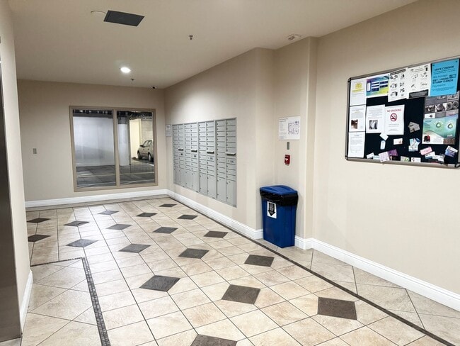 Building Photo - Perfect Shape Dublin Ranch Condo with quic...
