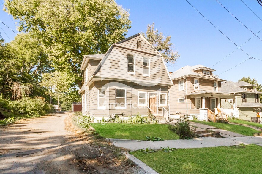 Building Photo - 836 28th St