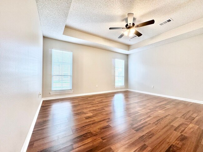 Building Photo - Serene 3BR Home in Peaceful Azalea Lakes
