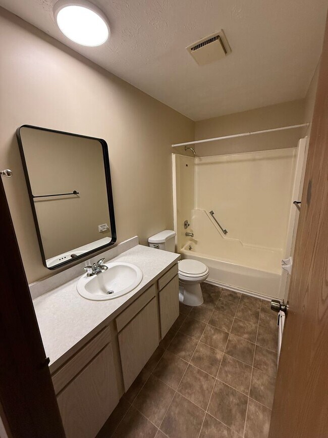 Building Photo - 8423 Colwyn Ct