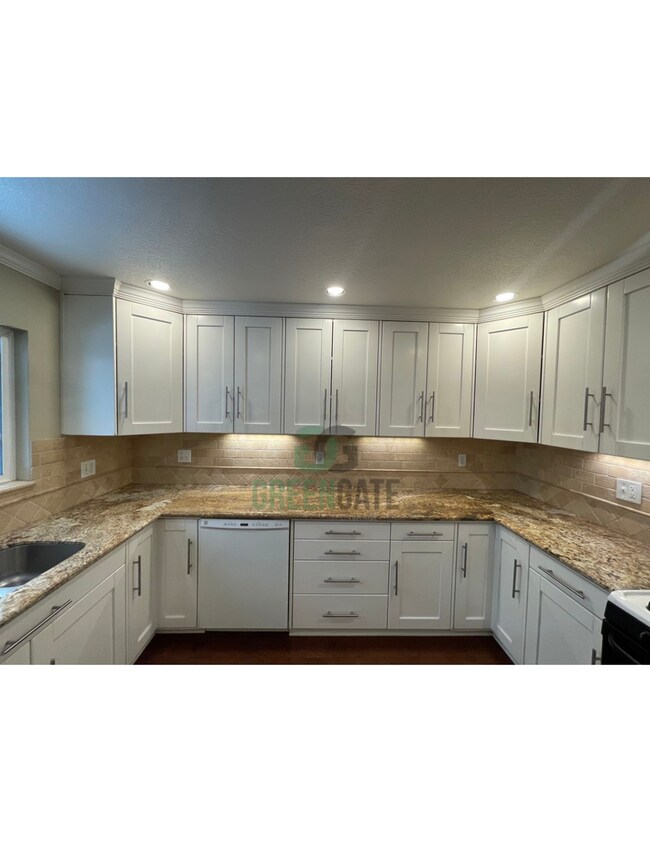 Building Photo - 533 Arrowhead Ct